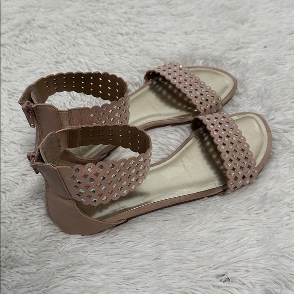 🦢 Yellow box Rhinestone Sandals - Picture 2 of 6